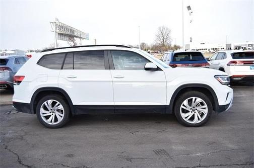 2022 Volkswagen Atlas 3.6L SE w/Technology