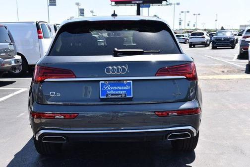 Daytona Gray Pearl Effect 2023 Audi Q5 45 S line quattro Premium
