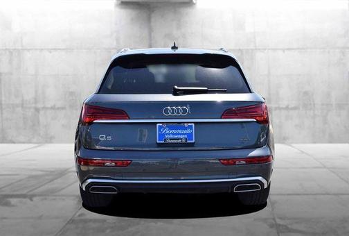 Daytona Gray Pearl Effect 2023 Audi Q5 45 S line quattro Premium