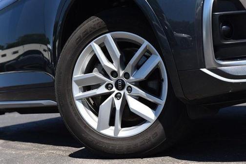 Daytona Gray Pearl Effect 2023 Audi Q5 45 S line quattro Premium