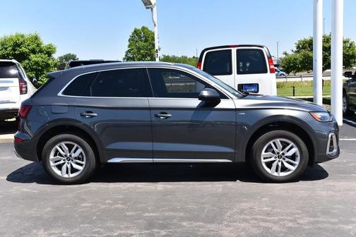 Daytona Gray Pearl Effect 2023 Audi Q5 45 S line quattro Premium