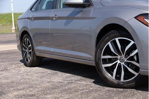 Pyrite Silver Metallic 2025 Volkswagen Jetta 1.5T SE