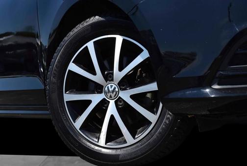 Black 2017 Volkswagen Jetta 1.4T SE