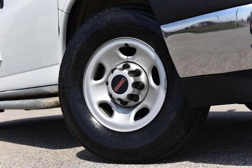 Summit White / White 2024 GMC Savana 2500 Work Van