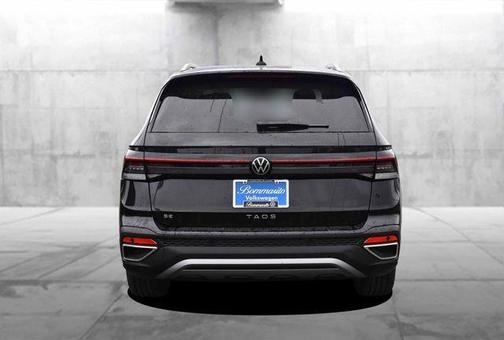 Deep Black Pearl 2026 Volkswagen Taos 1.5T SE