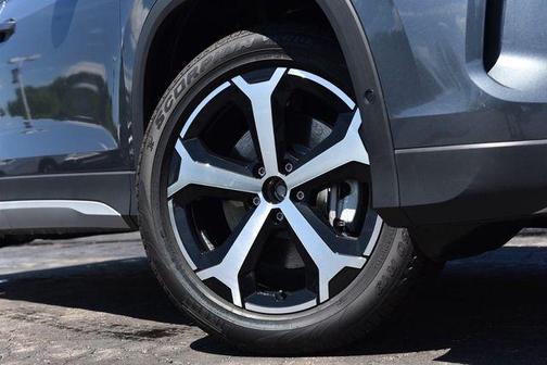 Platinum 2026 Volkswagen Tiguan 2.0T SE