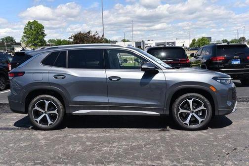 Platinum 2026 Volkswagen Tiguan 2.0T SE