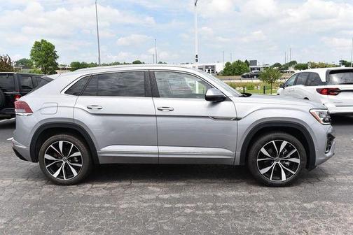 Silver Bird Metallic 2024 Volkswagen Atlas Cross Sport 2.0T SEL Premium R-Line