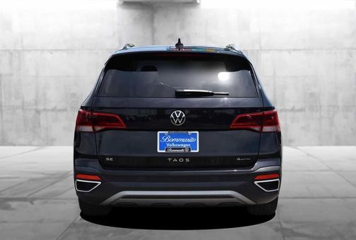 Deep Black Pearl Effect 2023 Volkswagen Taos 1.5T SE