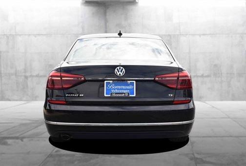 Deep Black Pearl Effect 2018 Volkswagen Passat 2.0T SE