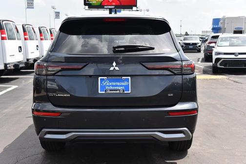 Graphite Gray 2025 Mitsubishi Outlander SE S-AWC