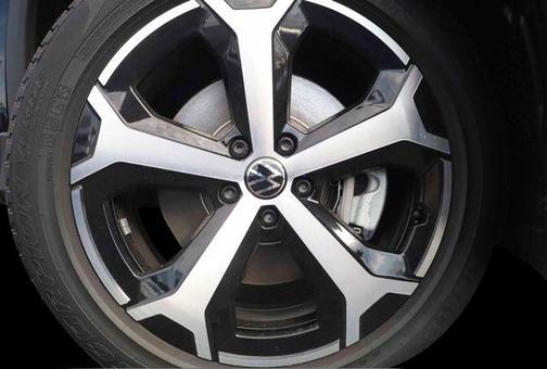Deep Black Pearl Effect 2026 Volkswagen Tiguan 2.0T SE