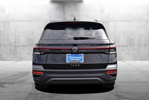 Deep Black Pearl Effect 2026 Volkswagen Taos 1.5T SE Black