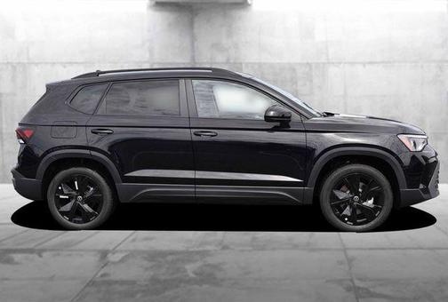 Deep Black Pearl Effect 2026 Volkswagen Taos 1.5T SE Black