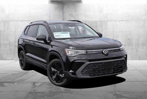 Deep Black Pearl Effect 2026 Volkswagen Taos 1.5T SE Black