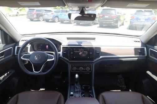 Pyrite Silver Metallic 2023 Volkswagen Atlas 3.6L SE w/Technology