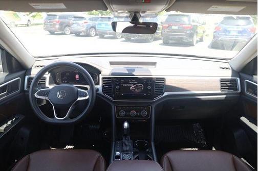 Pyrite Silver Metallic 2023 Volkswagen Atlas 3.6L SE w/Technology