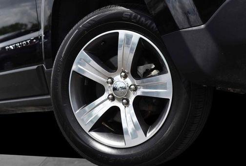 Black Clearcoat 2016 Jeep Patriot Latitude