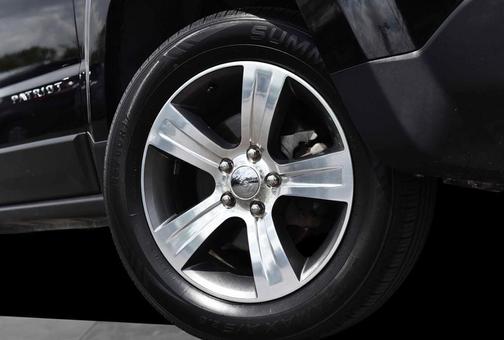 Black Clearcoat 2016 Jeep Patriot Latitude