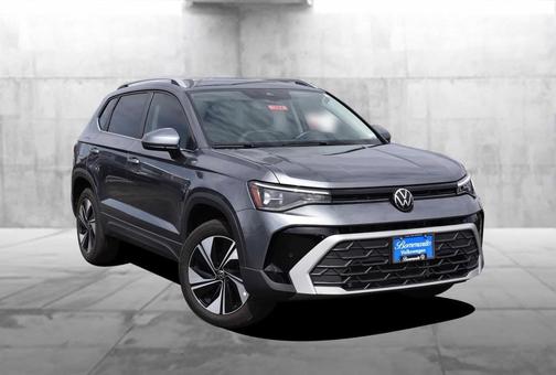 Platinum Gray Metallic 2025 Volkswagen Taos 1.5T SE