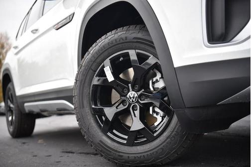 2025 Volkswagen Atlas 2.0T Peak Edition