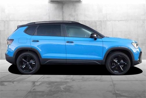 2025 Volkswagen Taos 1.5T SE Black