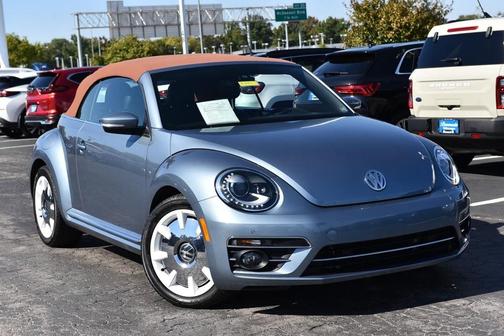Stonewashed Blue Metallic w/ Brown Roof 2019 Volkswagen Beetle 2.0T Final Edition SEL