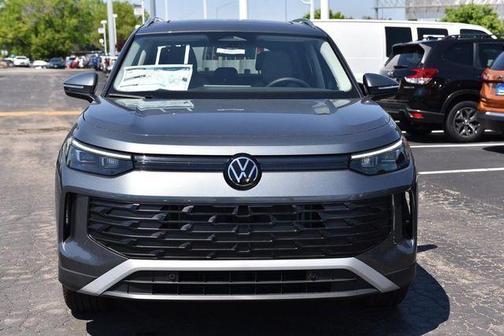 Platinum Gray Metallic 2026 Volkswagen Tiguan 2.0T SE
