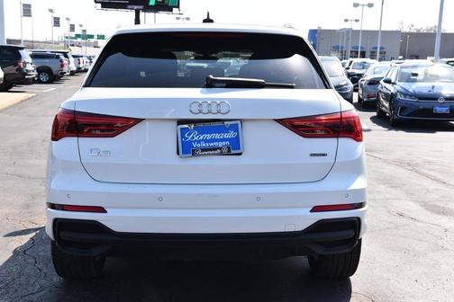 Arkona White 2025 Audi Q3 45 S line Premium