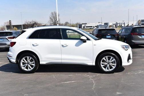 Arkona White 2025 Audi Q3 45 S line Premium