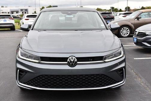 Platinum Gray Metallic 2025 Volkswagen Jetta 1.5T SE
