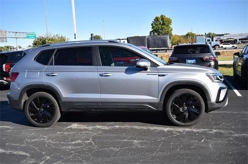 2024 Volkswagen Taos 1.5T SEL