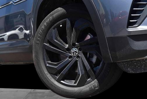 Platinum Gray Metallic 2023 Volkswagen Atlas Cross Sport 2.0T SE w/Technology 4MOTION
