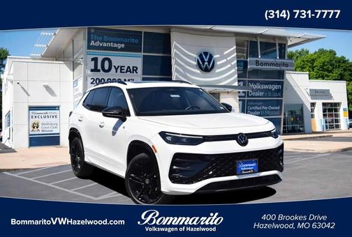Opal White Pearl Effect 2025 Volkswagen Tiguan 2.0T SE R-Line Black