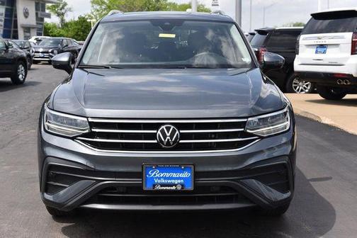 Platinum Gray Metallic 2024 Volkswagen Tiguan 2.0T SE