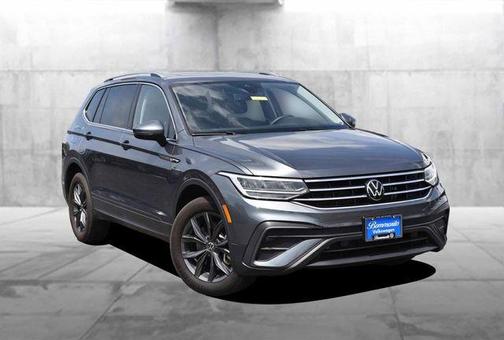 Platinum Gray Metallic 2024 Volkswagen Tiguan 2.0T SE