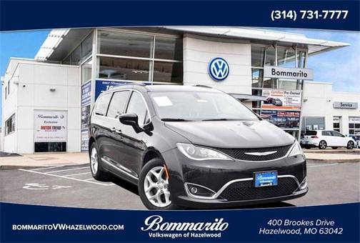 2017 Chrysler Pacifica Touring-L