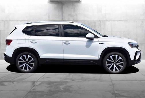 Pure White 2023 Volkswagen Taos 1.5T SE