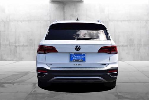 Pure White 2023 Volkswagen Taos 1.5T SE