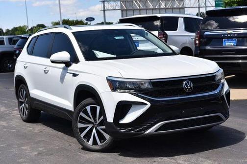 Pure White 2023 Volkswagen Taos 1.5T SE