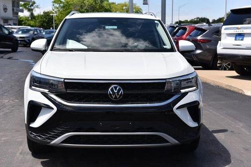 Pure White 2023 Volkswagen Taos 1.5T SE
