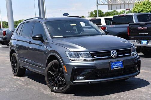 Platinum Gray Metallic 2021 Volkswagen Tiguan 2.0T SE R-Line Black