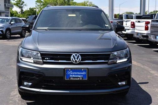 Platinum Gray Metallic 2021 Volkswagen Tiguan 2.0T SE R-Line Black
