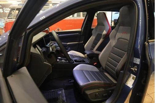 2026 Volkswagen Golf GTI AUTOBAHN