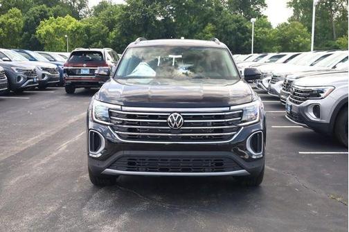 Deep Black Pearl 2026 Volkswagen Atlas 2.0T SE W/TECHNOLOGY