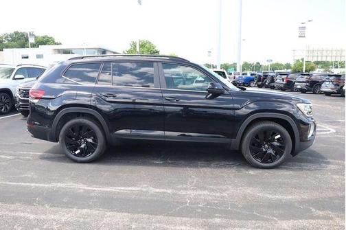 Deep Black Pearl 2026 Volkswagen Atlas 2.0T SE W/TECHNOLOGY