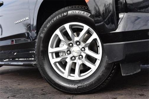 2024 Chevrolet Suburban LT