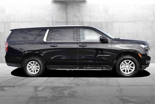 2024 Chevrolet Suburban LT