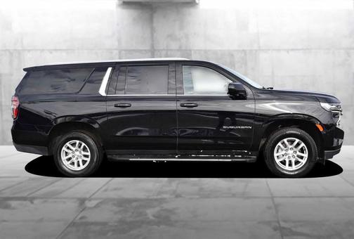 2024 Chevrolet Suburban LT