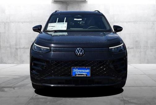 Deep Black Pearl 2026 Volkswagen Tiguan 2.0T SE R-Line Black